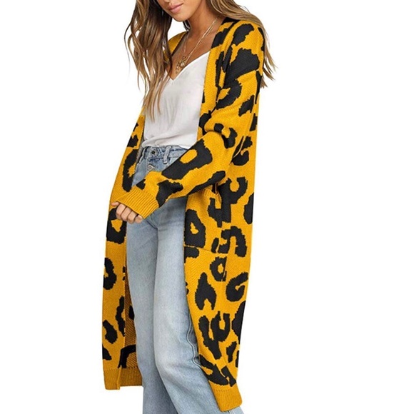 ✦NWT Leopard Print Long Sweater/Cardigan✦ - Picture 3 of 3